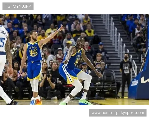 库里弧顶命中三分，勇士在客场完成逆转